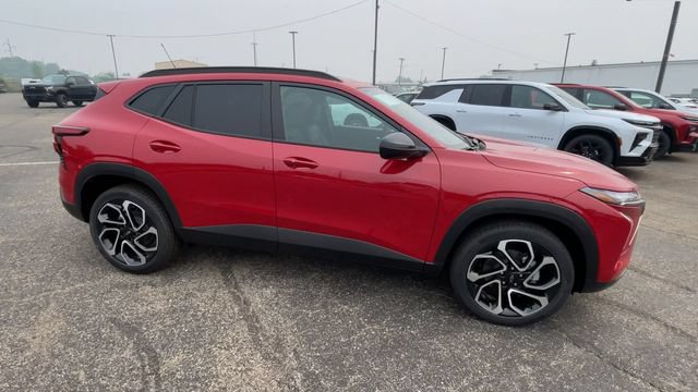 New 2026 Chevrolet Trax RS w/ Sunroof Package FWD image 3