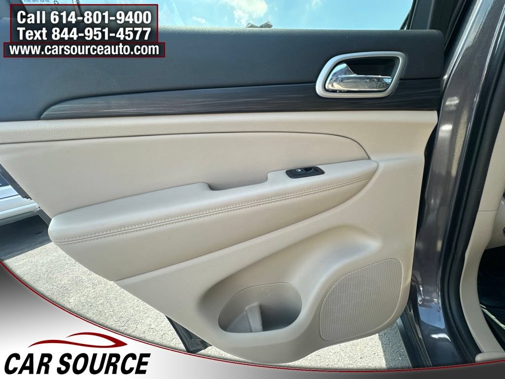 Used 2021 Jeep Grand Cherokee Laredo AWD/4WD image 18