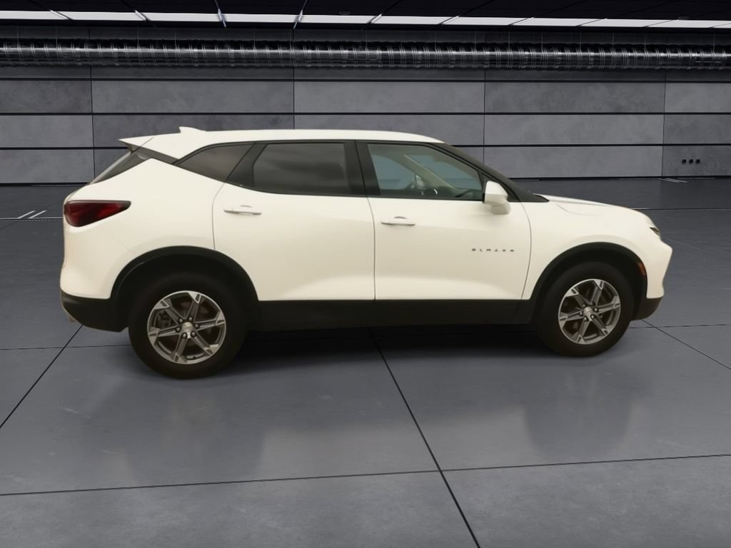 Used 2023 Chevrolet Blazer LT w/ Driver Confidence Package FWD image 9