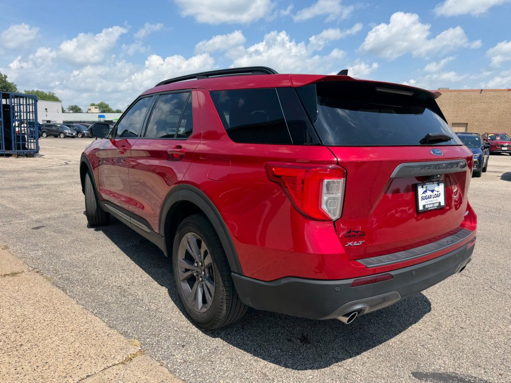 Used 2024 Ford Explorer XLT w/ Equipment Group 202A AWD/4WD image 6