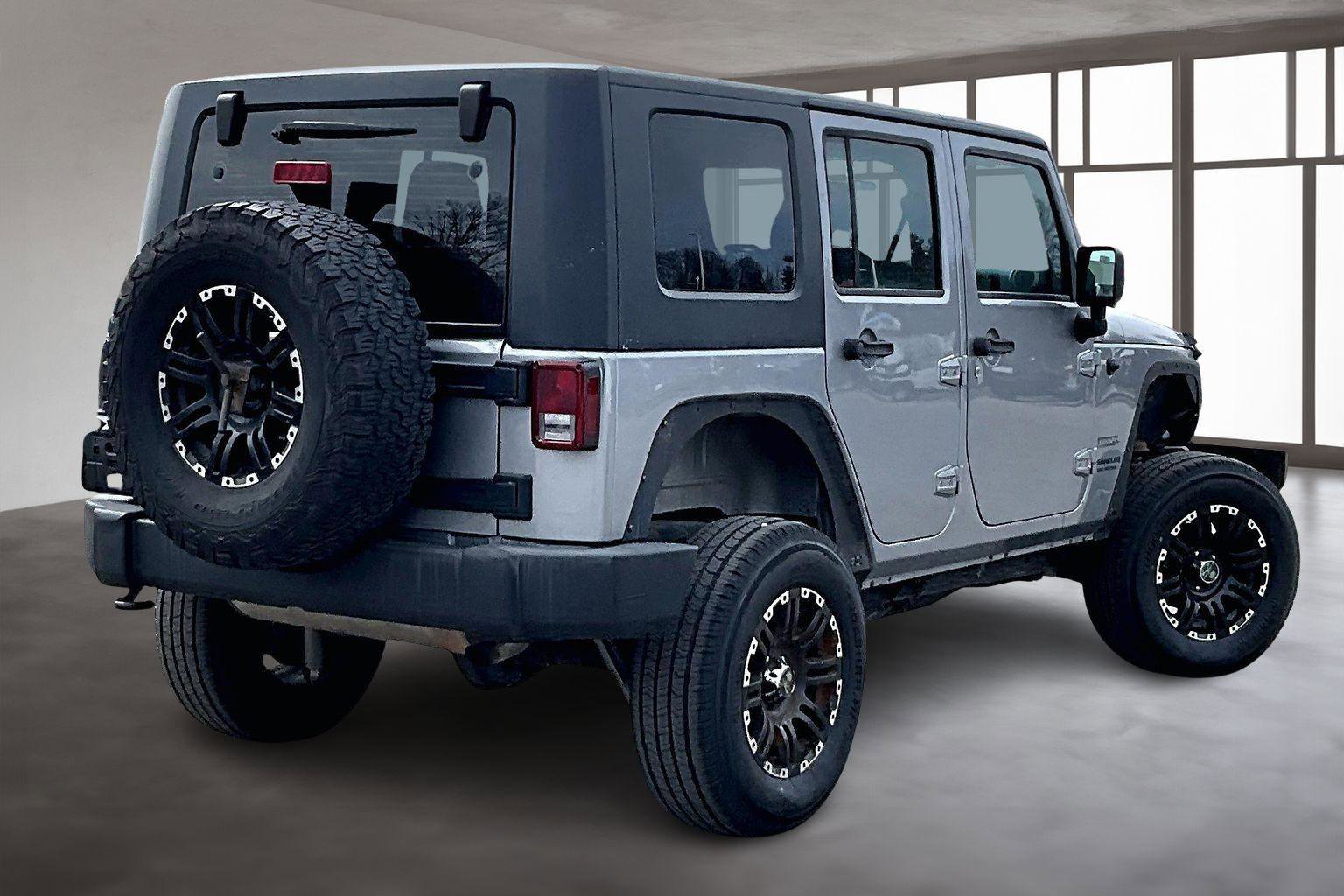 Used 2014 Jeep Wrangler Unlimited Sport AWD/4WD image 3