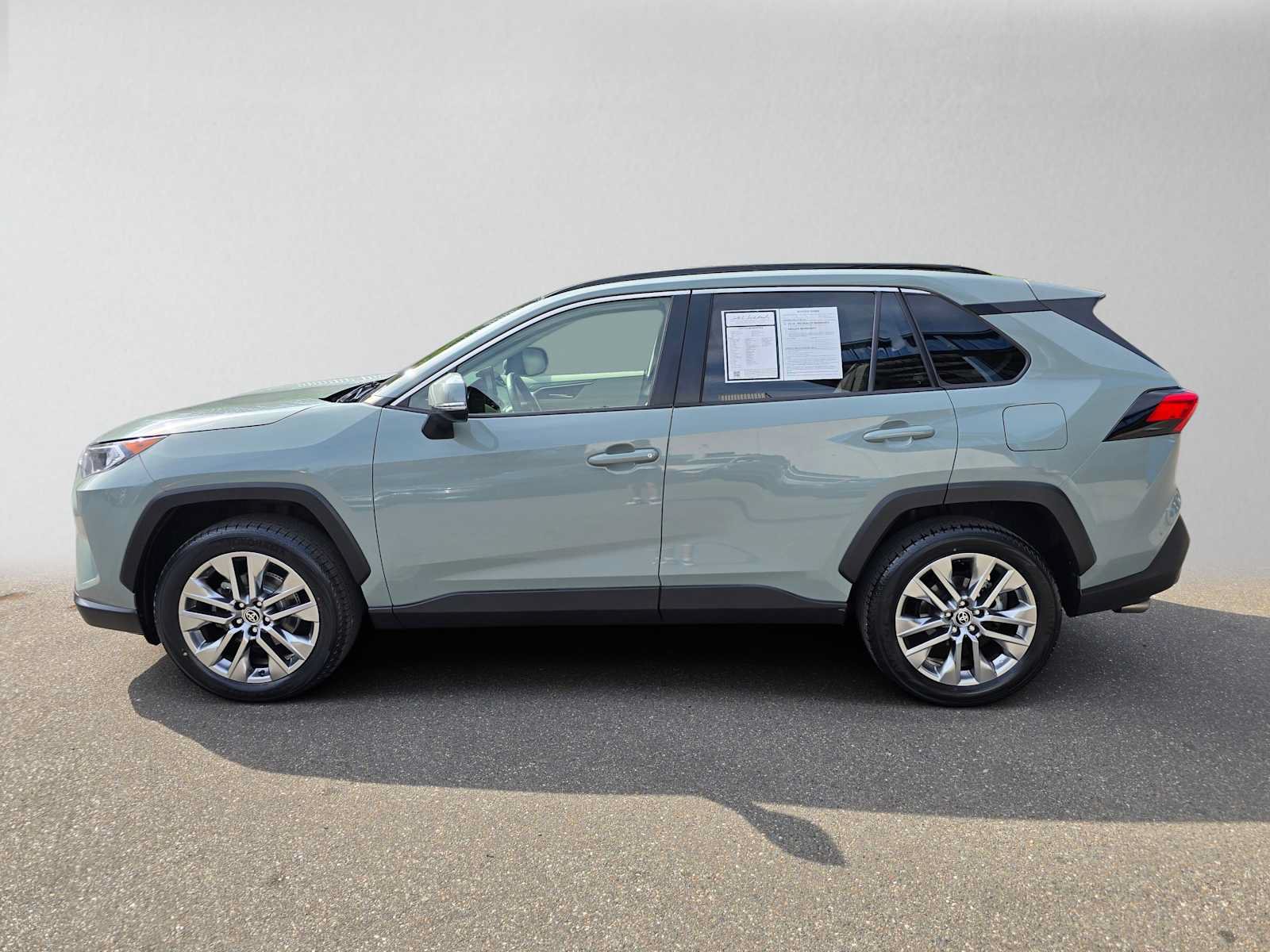 Used 2021 Toyota RAV4 XLE Premium AWD/4WD image 6