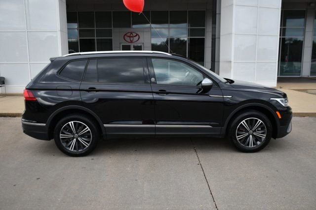 Used 2024 Volkswagen Tiguan SE image 6