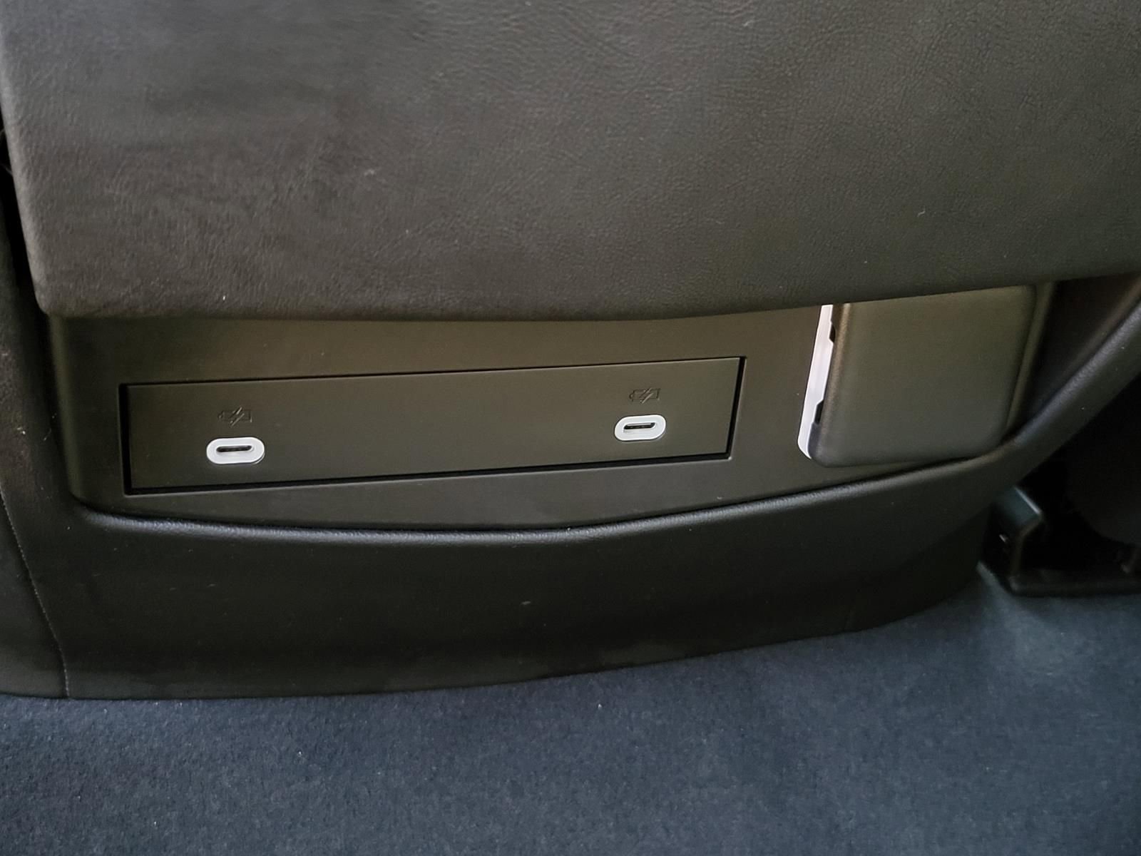 Used 2021 Cadillac Escalade ESV Premium Luxury image 18