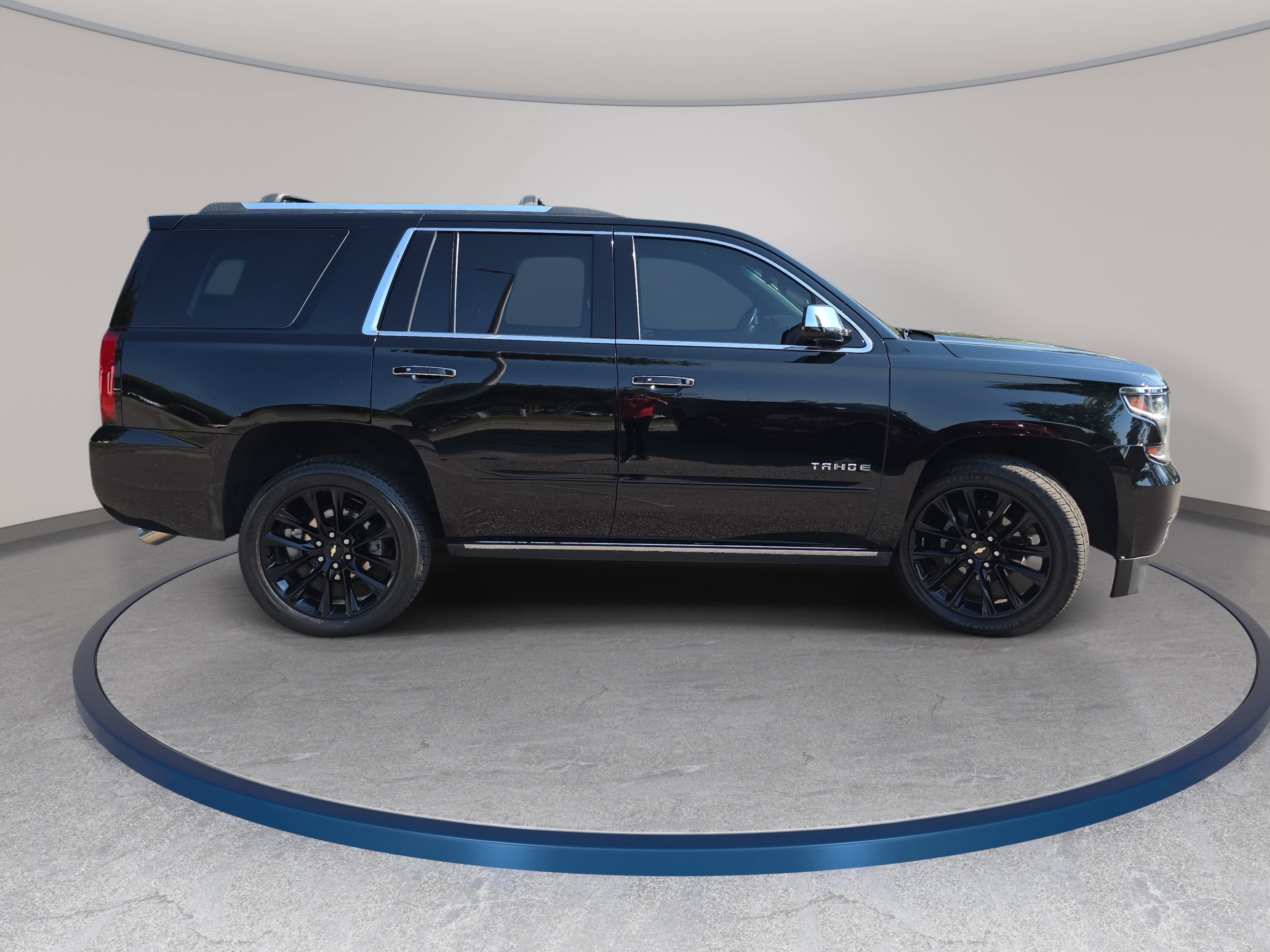 Used 2019 Chevrolet Tahoe Premier w/ Premier Plus Edition AWD/4WD image 4