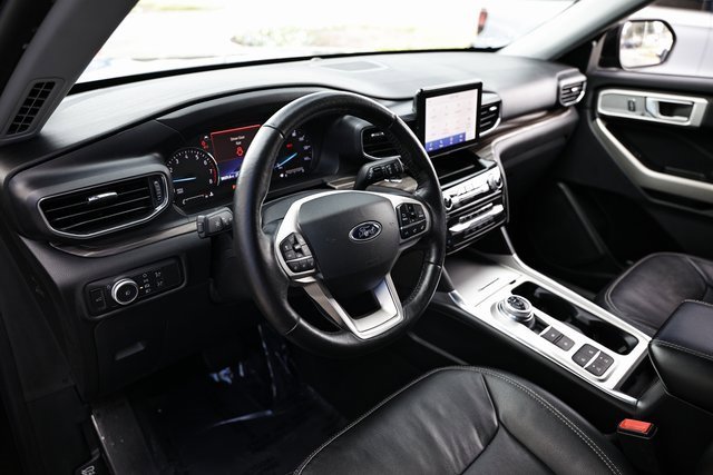 Used 2022 Ford Explorer Limited w/ Equipment Group 301A image 19