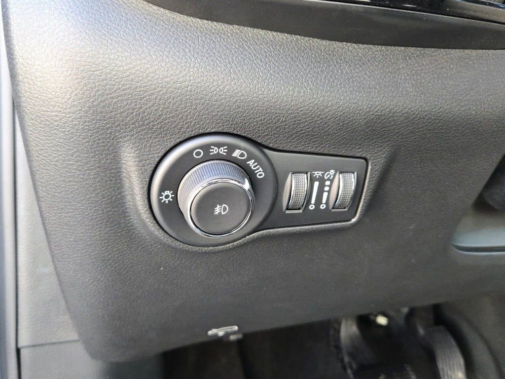 New 2026 Jeep Compass Latitude image 23