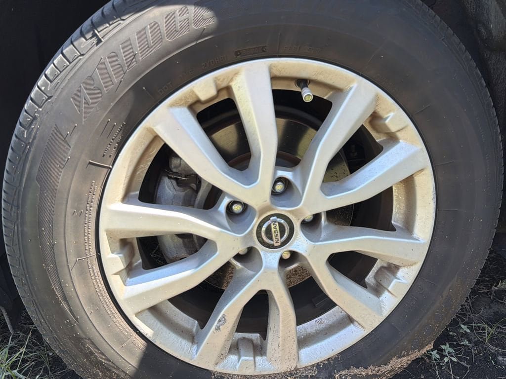 Used 2018 Nissan Rogue SV FWD image 8