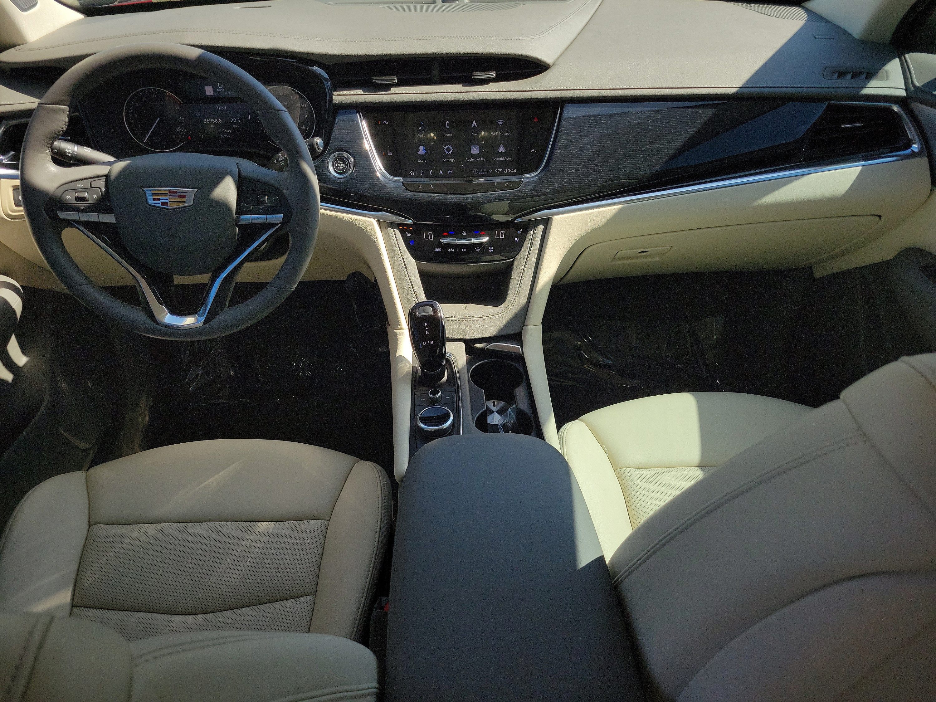 Used 2024 Cadillac XT6 Premium Luxury FWD image 12