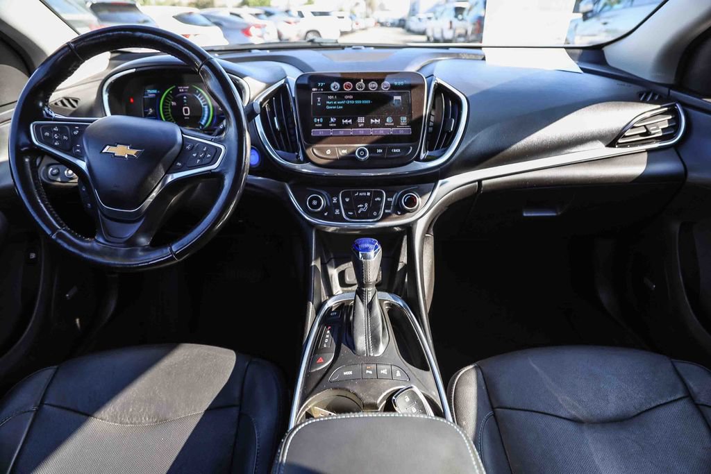 Used 2018 Chevrolet Volt Premier w/ Driver Confidence Package FWD image 12