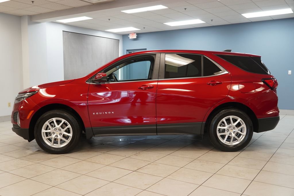 Used 2024 Chevrolet Equinox LT w/ LPO, Floor Liner Package AWD/4WD image 2