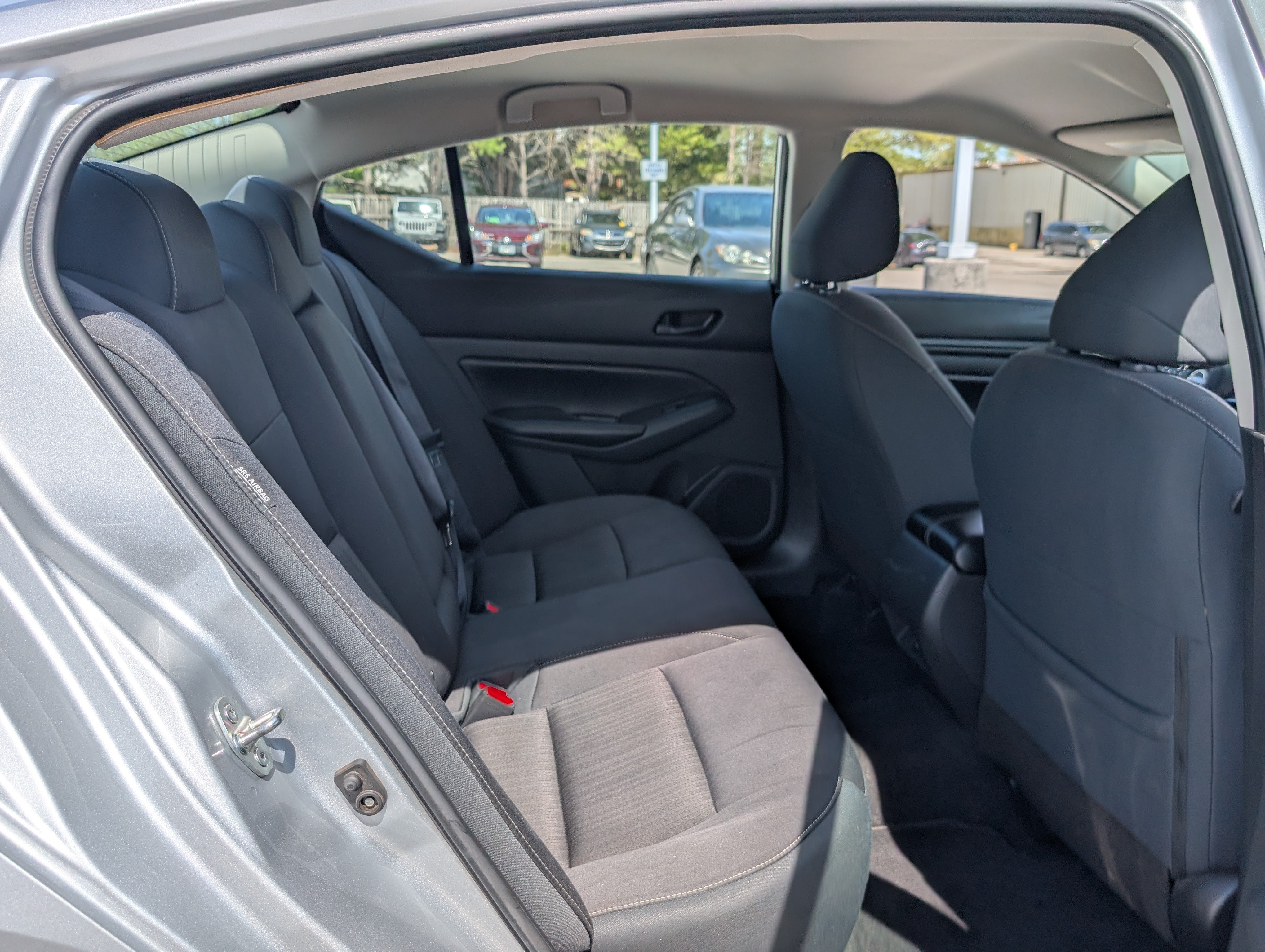 Used 2024 Nissan Altima 2.5 SV FWD image 12