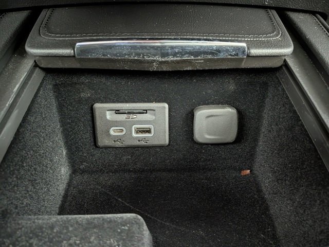 Certified 2023 Cadillac XT4 Premium Luxury w/ Cold Weather Package image 10