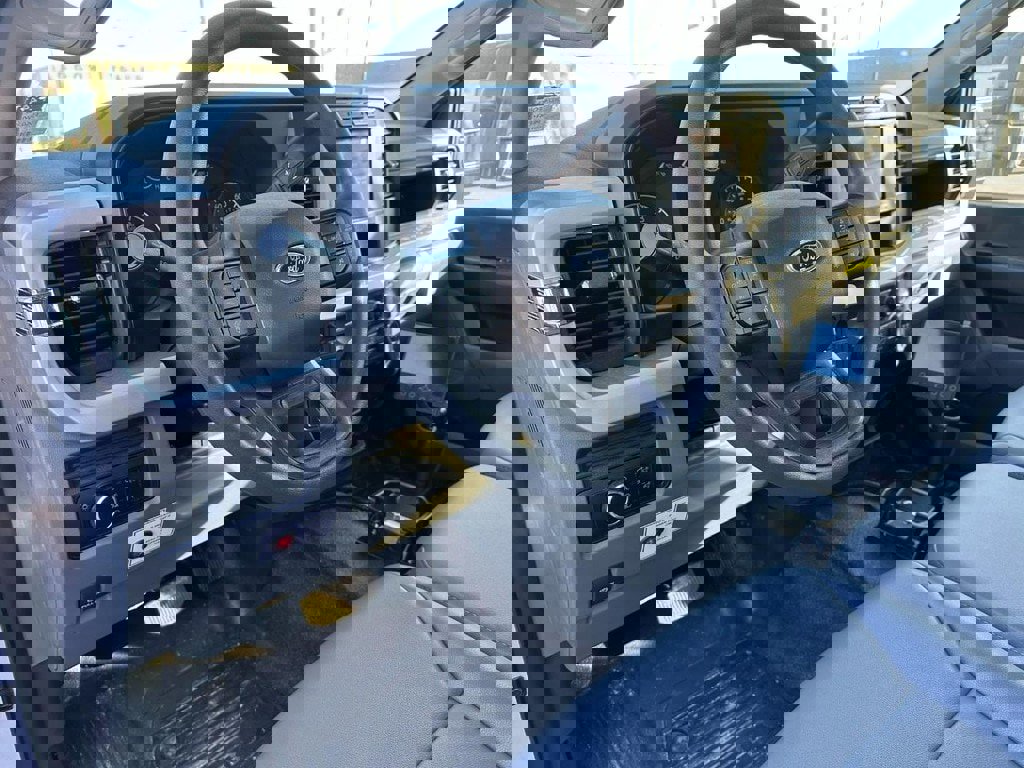 New 2024 Ford F550 4x4 SuperCab Super Duty image 17