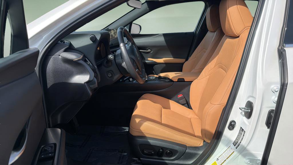 Certified 2025 Lexus UX 300h AWD w/ Accessory Package (Z1) image 11