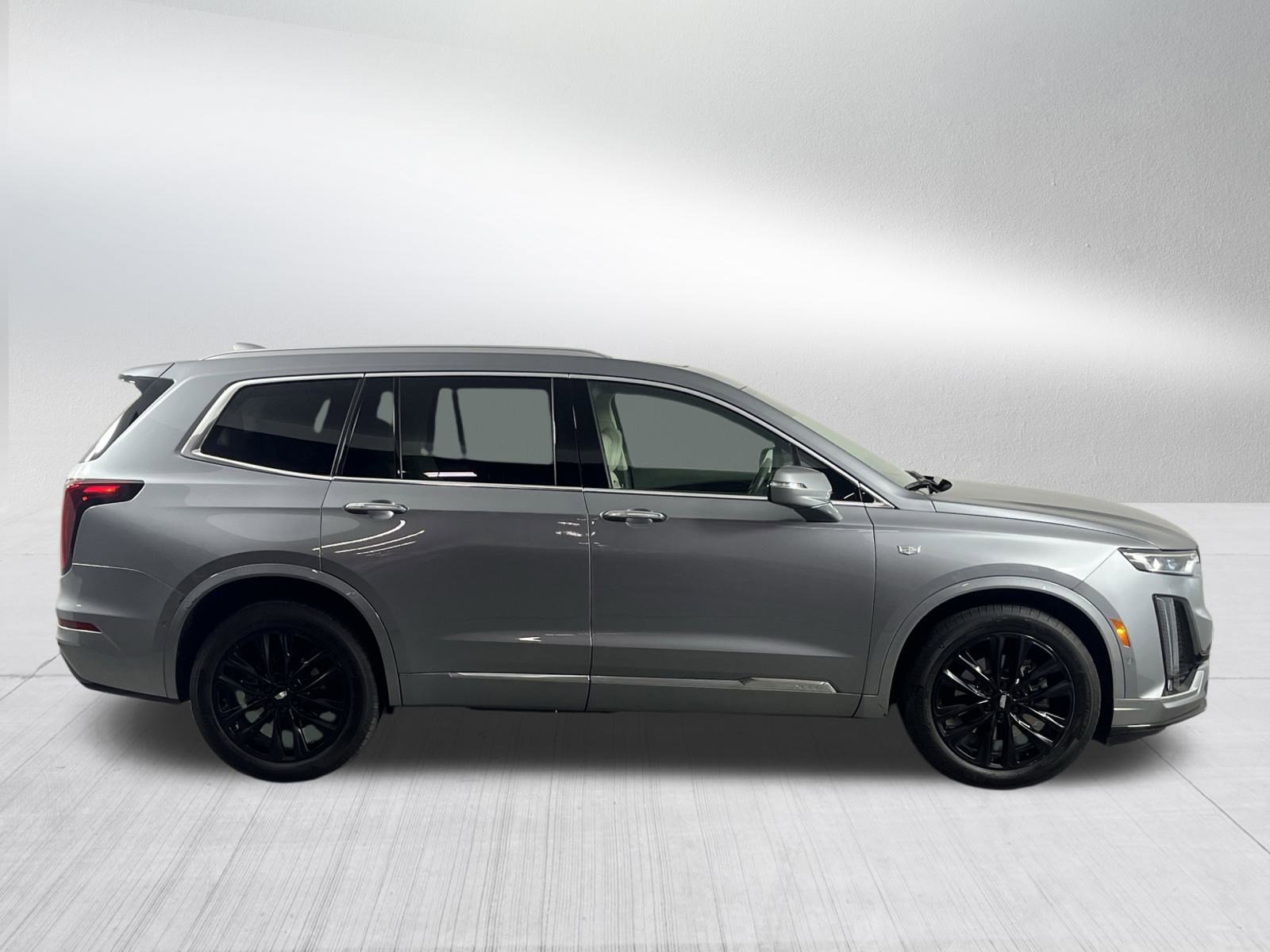 Used 2023 Cadillac XT6 Premium Luxury w/ Technology Package image 8
