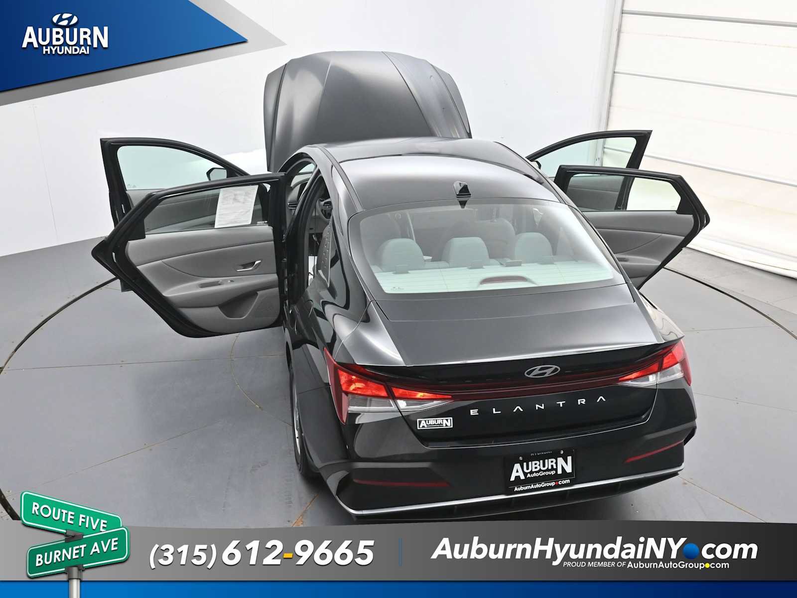 Used 2024 Hyundai Elantra SE FWD image 36