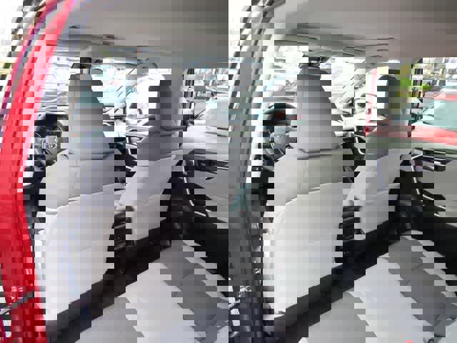 Used 2022 Toyota RAV4 XLE w/ Convenience Package image 13