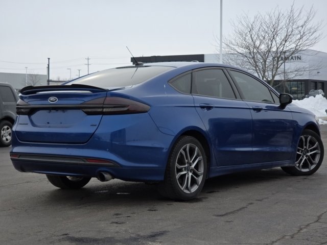 Used 2017 Ford Fusion SE w/ Equipment Group 201A image 10