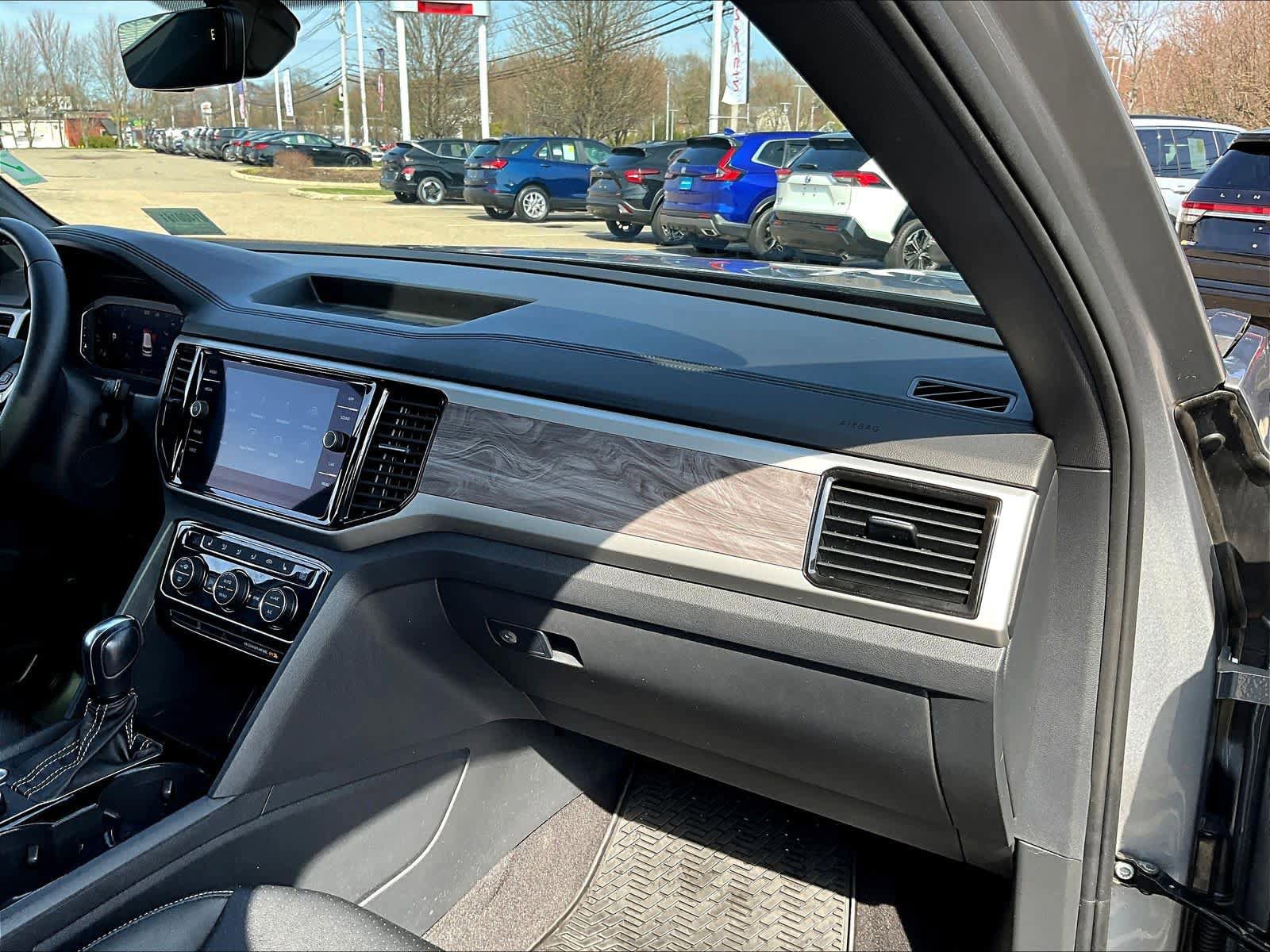 Used 2023 Volkswagen Atlas Cross Sport SE w/ Panoramic Sunroof Package image 13