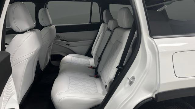 New 2026 Jeep Cherokee Overland w/ Trailer Tow Group image 32