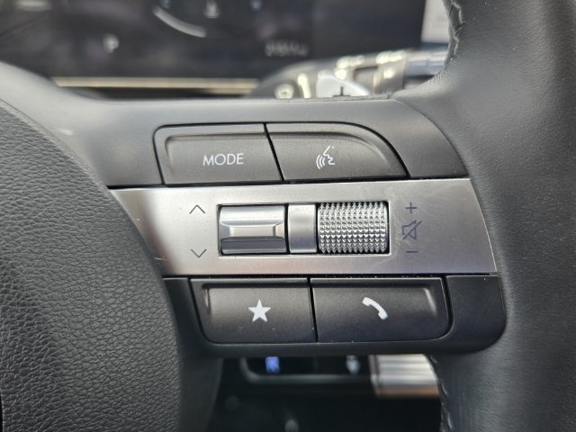Used 2024 Hyundai Kona Limited FWD image 23