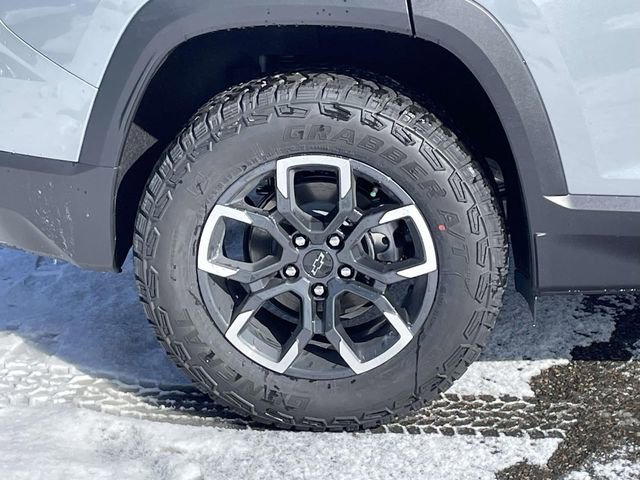 New 2026 Chevrolet Equinox ACTIV w/ Safety and Technology Package image 9