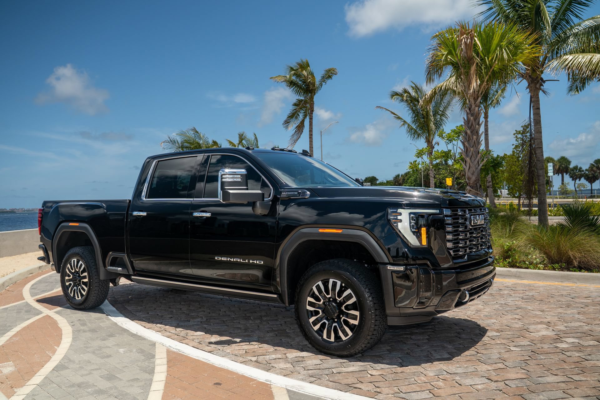 Used 2026 GMC Sierra 2500 Denali Ultimate AWD/4WD image 5