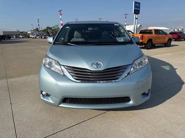 Used 2017 Toyota Sienna XLE w/ XLE Navigation Package FWD image 10