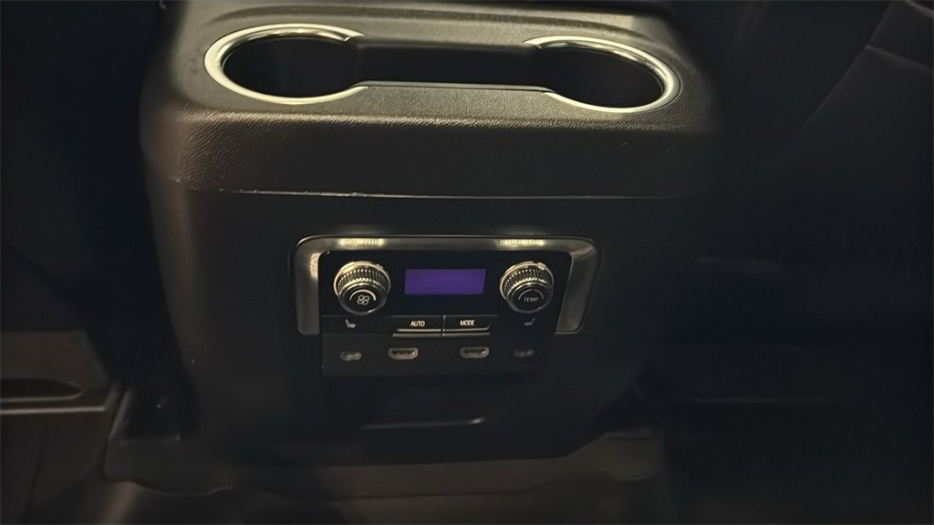 Used 2024 GMC Yukon Denali w/ Denali Reserve Package image 22