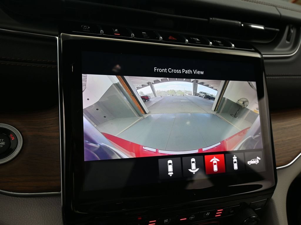 Used 2023 Jeep Grand Cherokee L Summit w/ Luxury Tech Group V AWD/4WD image 24