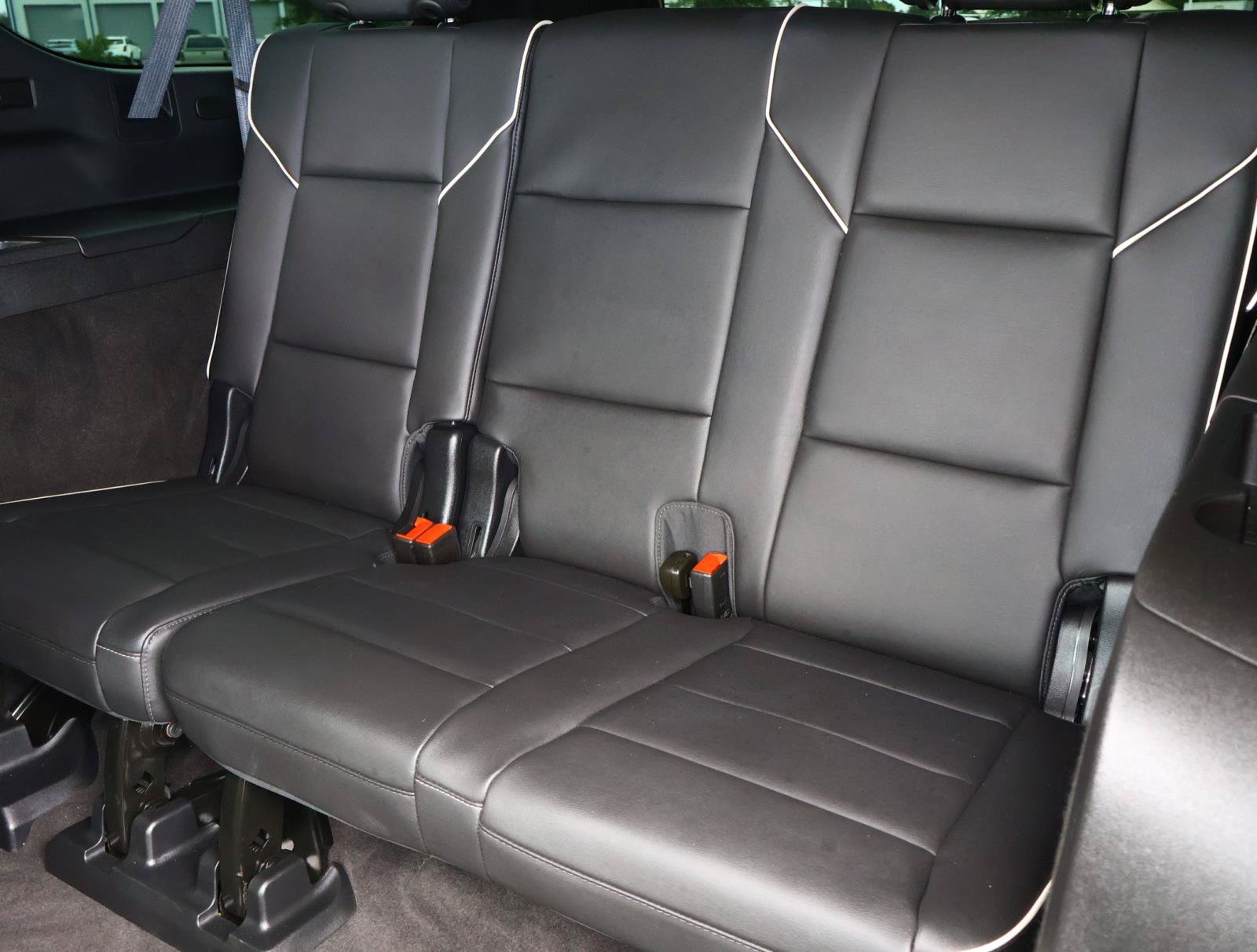 Used 2024 Cadillac Escalade ESV Premium Luxury RWD image 28