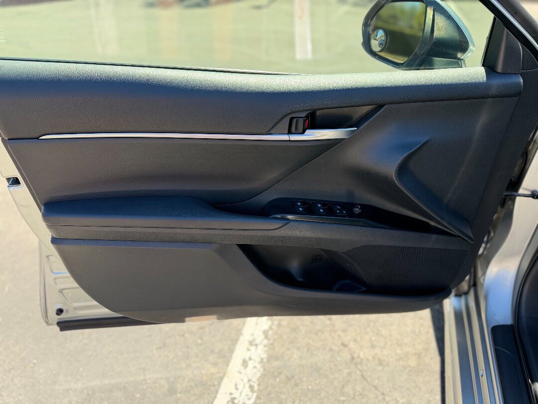 Used 2018 Toyota Camry SE FWD image 10