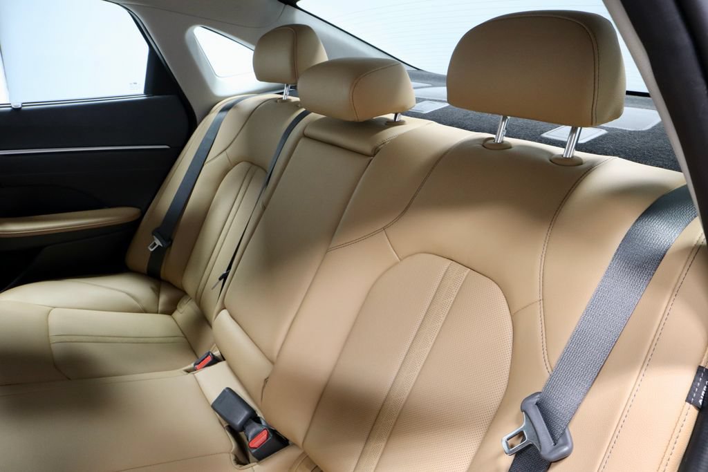 Used 2025 Hyundai Sonata Limited FWD image 28