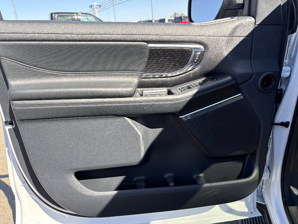 New 2026 Ford Expedition Platinum image 30