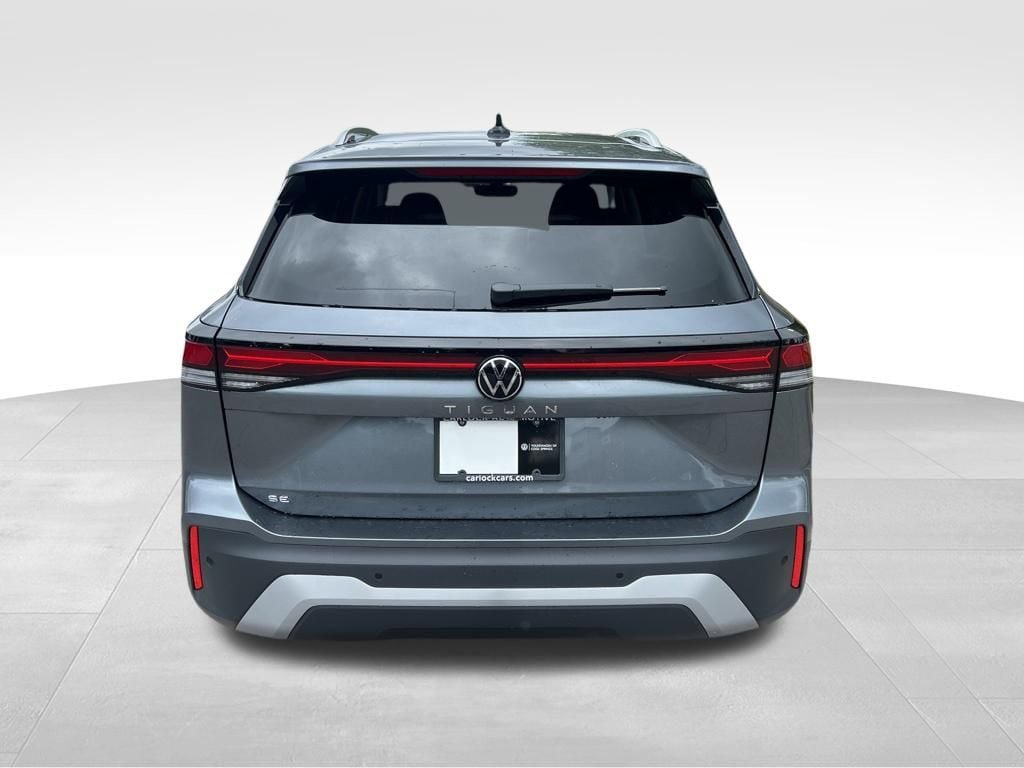 New 2026 Volkswagen Tiguan SE FWD image 6
