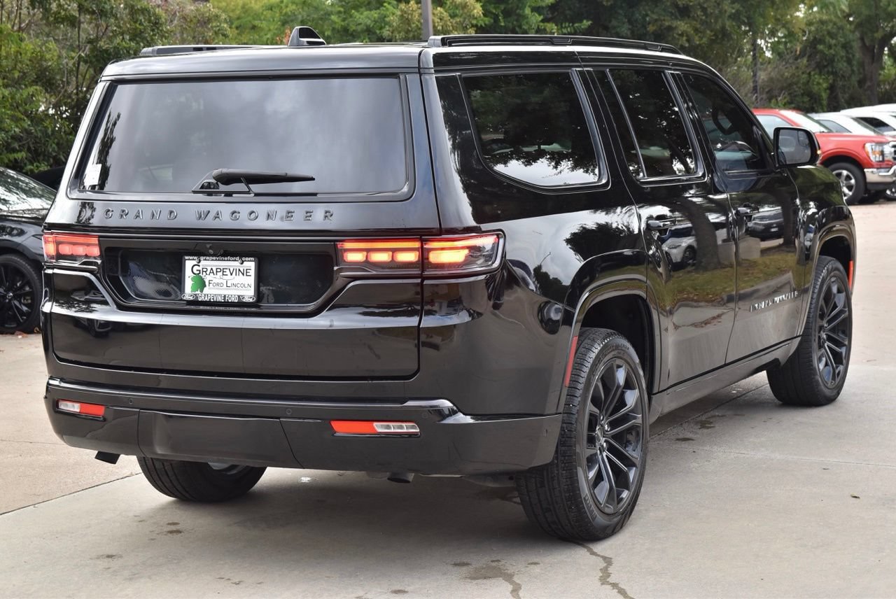 Used 2024 Jeep Grand Wagoneer Series III w/ Rear Seat Video Group 1 AWD/4WD image 8