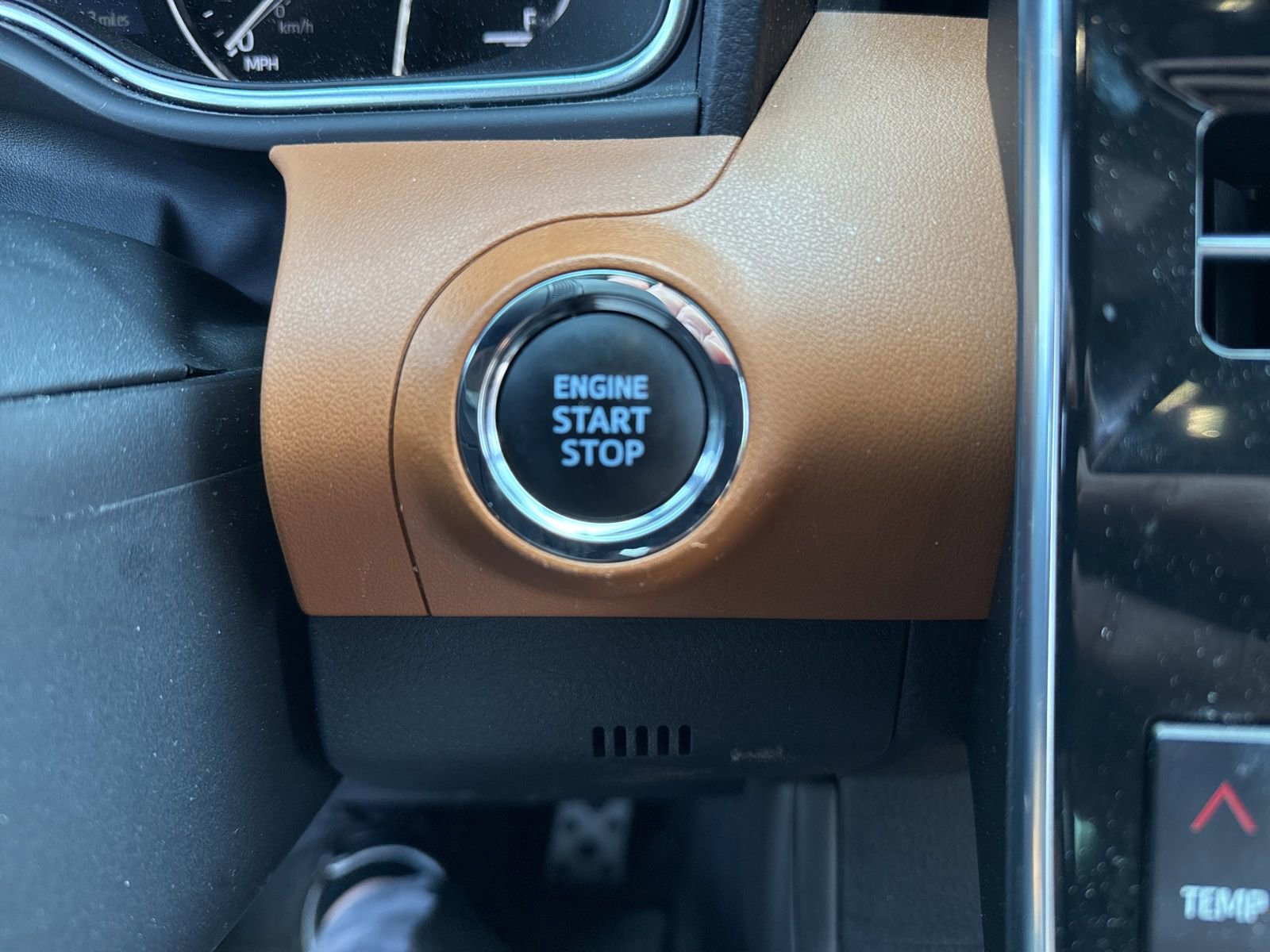 Used 2022 Toyota Avalon Touring w/ Advanced Safety Package image 19