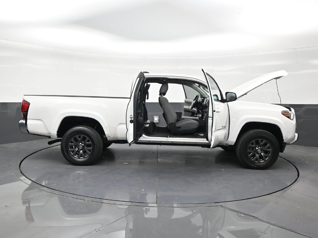 Used 2023 Toyota Tacoma SR5 w/ SR5 Appearance Package RWD image 29