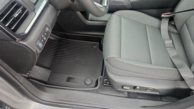 New 2026 GMC Terrain AT4 w/ LPO, Floor Liner Package AWD/4WD image 31