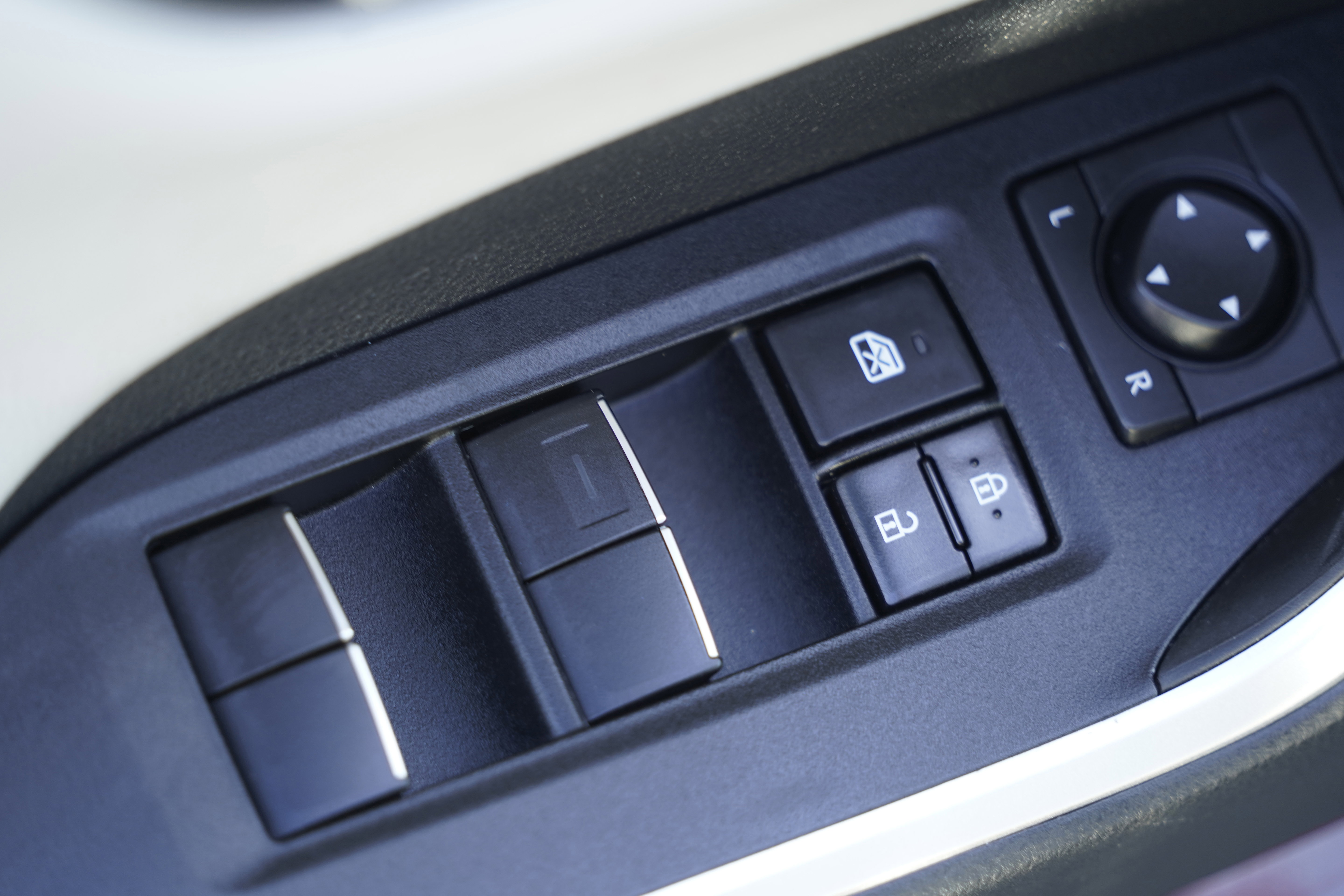 Used 2021 Toyota RAV4 Limited AWD/4WD image 17