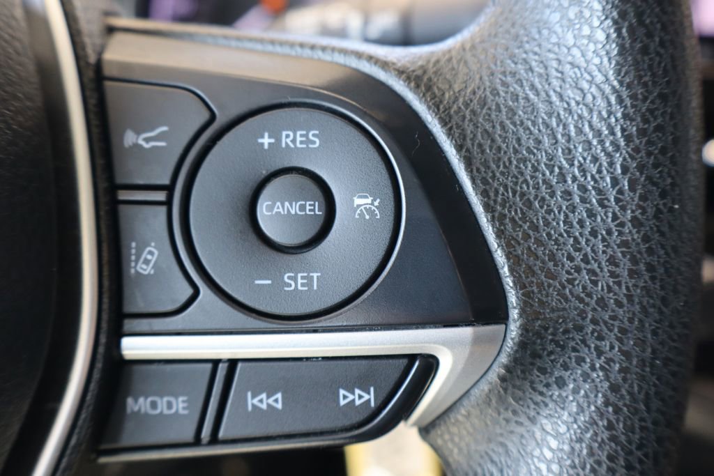 Used 2021 Toyota Camry LE image 24