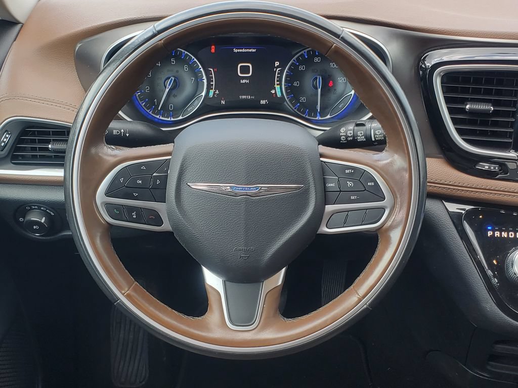 Used 2018 Chrysler Pacifica Limited FWD image 27