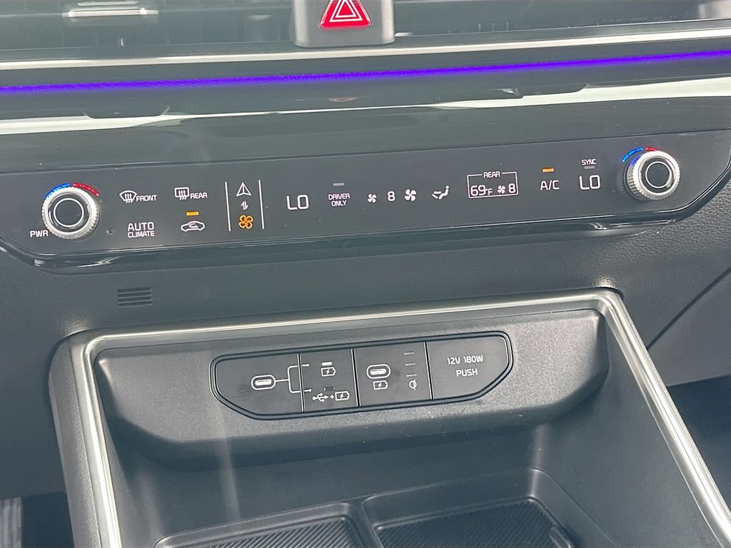 Certified 2025 Kia Carnival SX Prestige FWD image 16