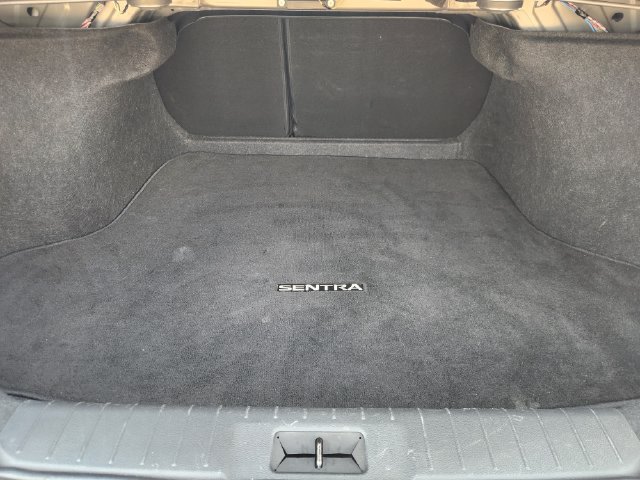 Used 2025 Nissan Sentra SR FWD image 31