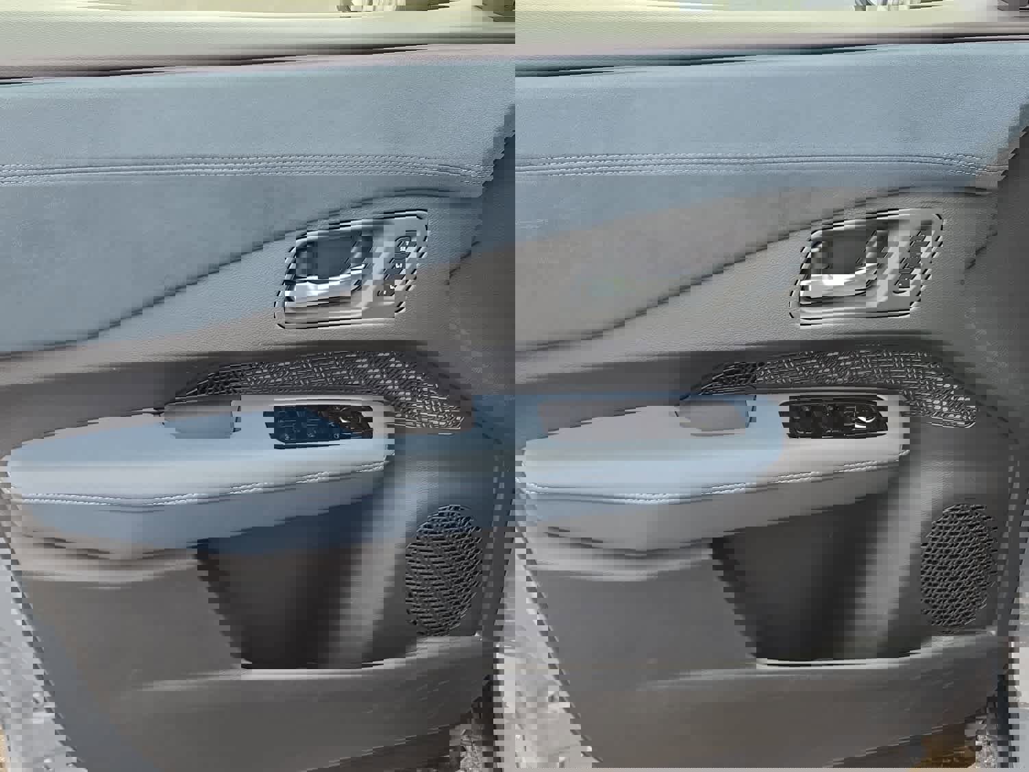 Used 2024 Nissan Ariya PLATINUM+ image 10