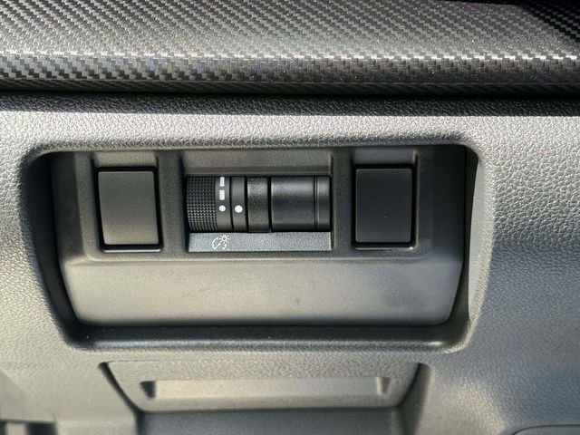 Used 2024 Subaru Crosstrek 2.0i Premium AWD/4WD image 24