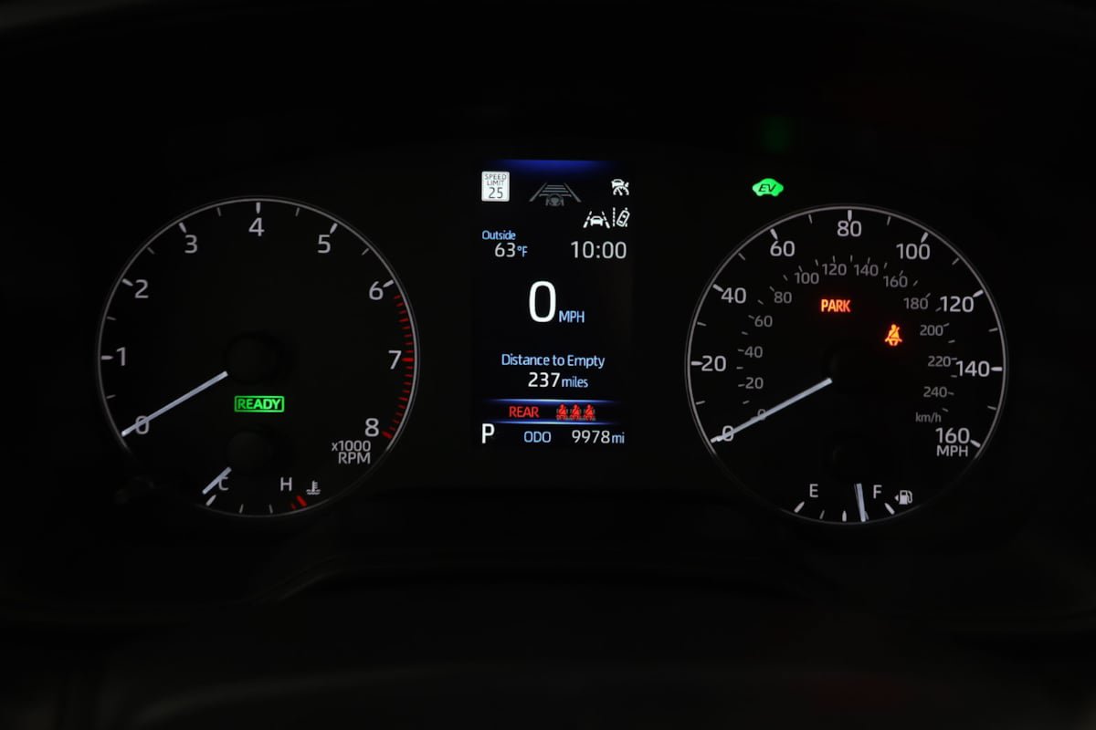 Used 2025 Toyota Corolla Cross AWD Hybrid image 15