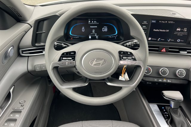 New 2026 Hyundai Elantra SE FWD image 13