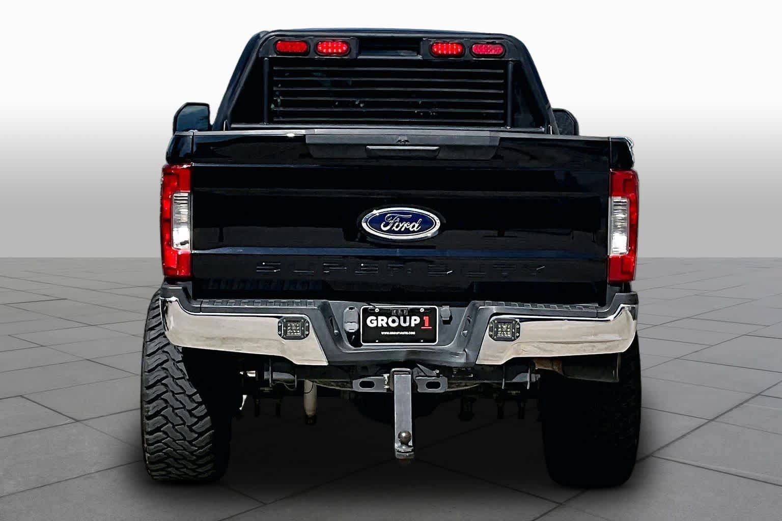 Used 2018 Ford F250 XL w/ STX Appearance Package AWD/4WD image 4